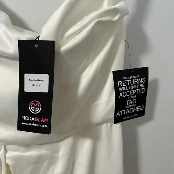 Amelie gown in White - Picture 6 of 6